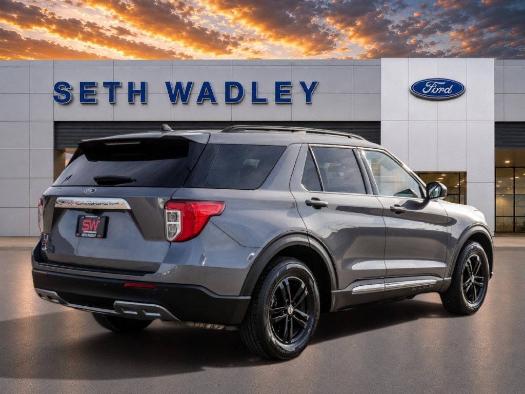 Used 2024 Ford Explorer XLT w/ Equipment Group 202A RWD image 7