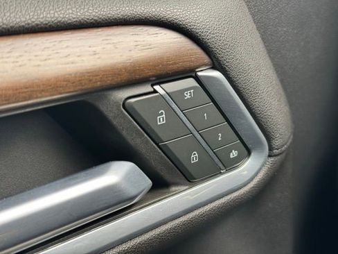 Certified 2022 Chevrolet Silverado 1500 High Country w/ Technology Package image 31