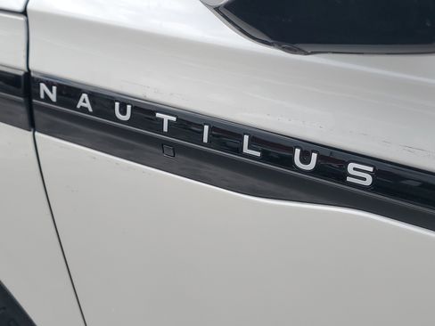 New 2026 Lincoln Nautilus Reserve image 7