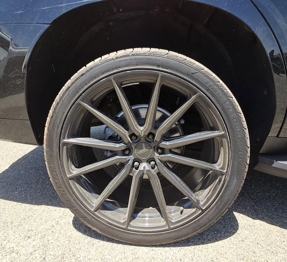 Used 2022 Cadillac Escalade Premium Luxury RWD image 24
