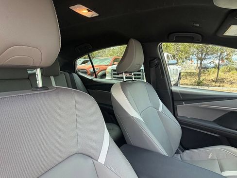 Used 2025 Toyota Camry SE w/ Convenience Package FWD image 13