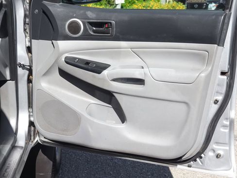 Used 2014 Toyota Tacoma Base w/ TRD Off-Road Package image 41