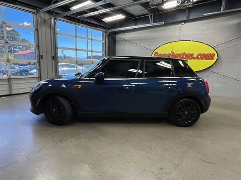 Used 2016 MINI Cooper 4-Door Hardtop image 2