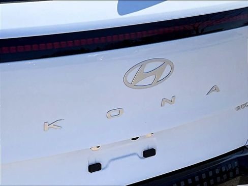 Used 2024 Hyundai Kona Limited FWD image 28