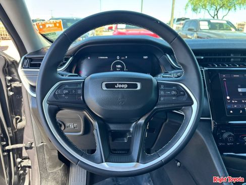 Used 2024 Jeep Grand Cherokee Laredo X RWD image 21