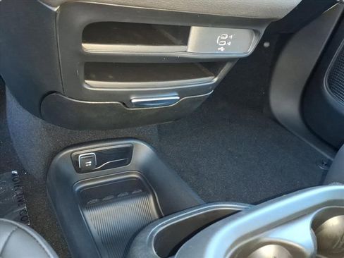 New 2026 Chrysler Pacifica Select image 19