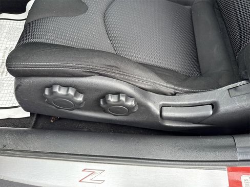 Used 2014 Nissan 370Z Coupe image 26