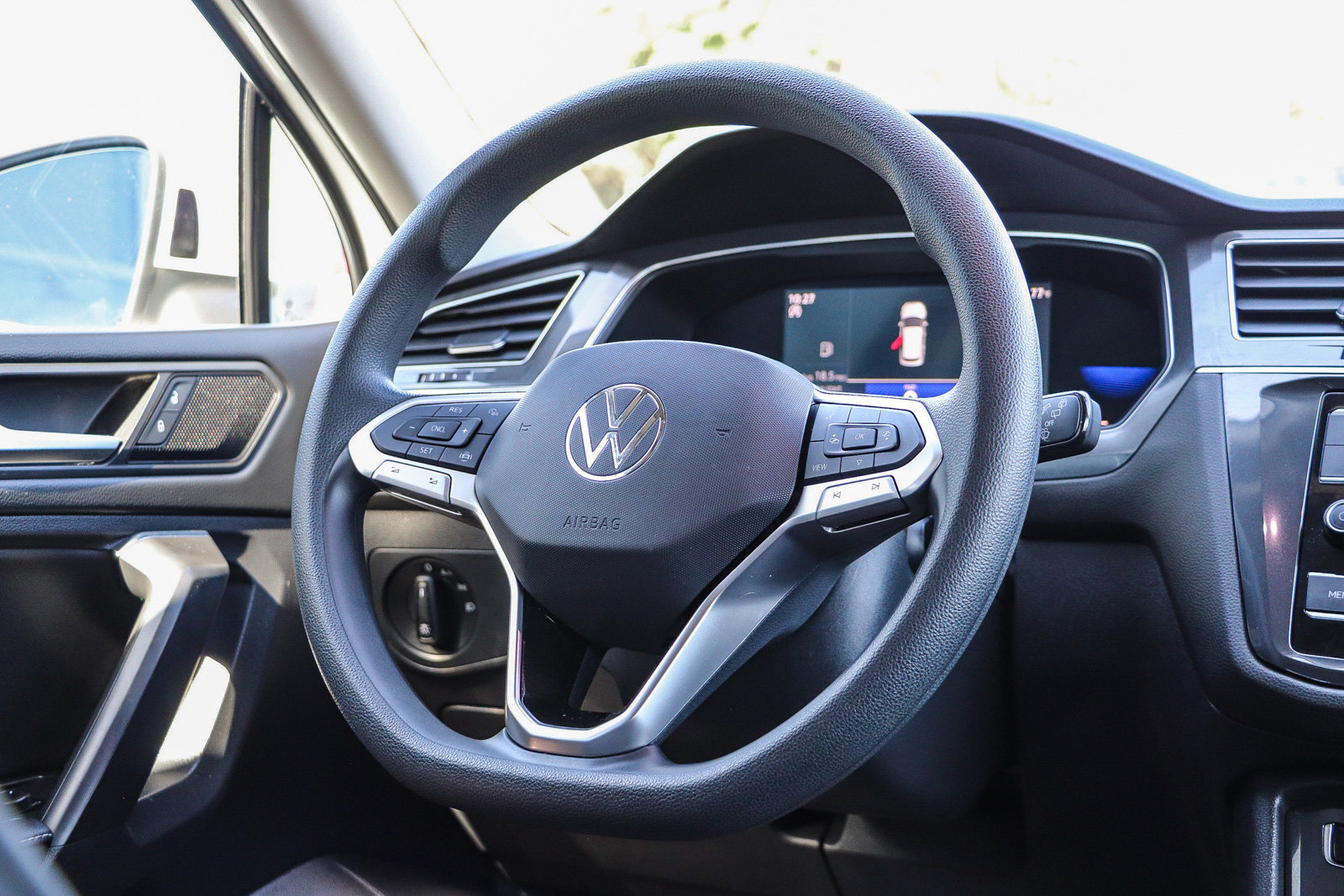 Used 2022 Volkswagen Tiguan S FWD image 16