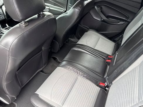 Used 2019 Ford Escape SE image 15