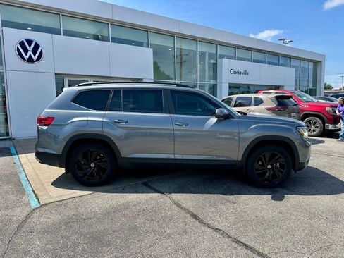 Used 2023 Volkswagen Atlas SE w/ Black Wheel Package AWD/4WD image 8