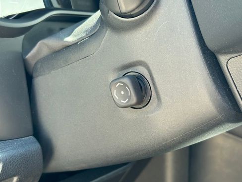 Used 2024 Toyota Sienna Platinum image 32