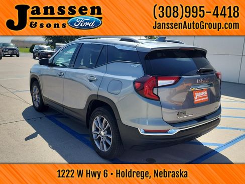 Used 2023 GMC Terrain SLT AWD/4WD image 11