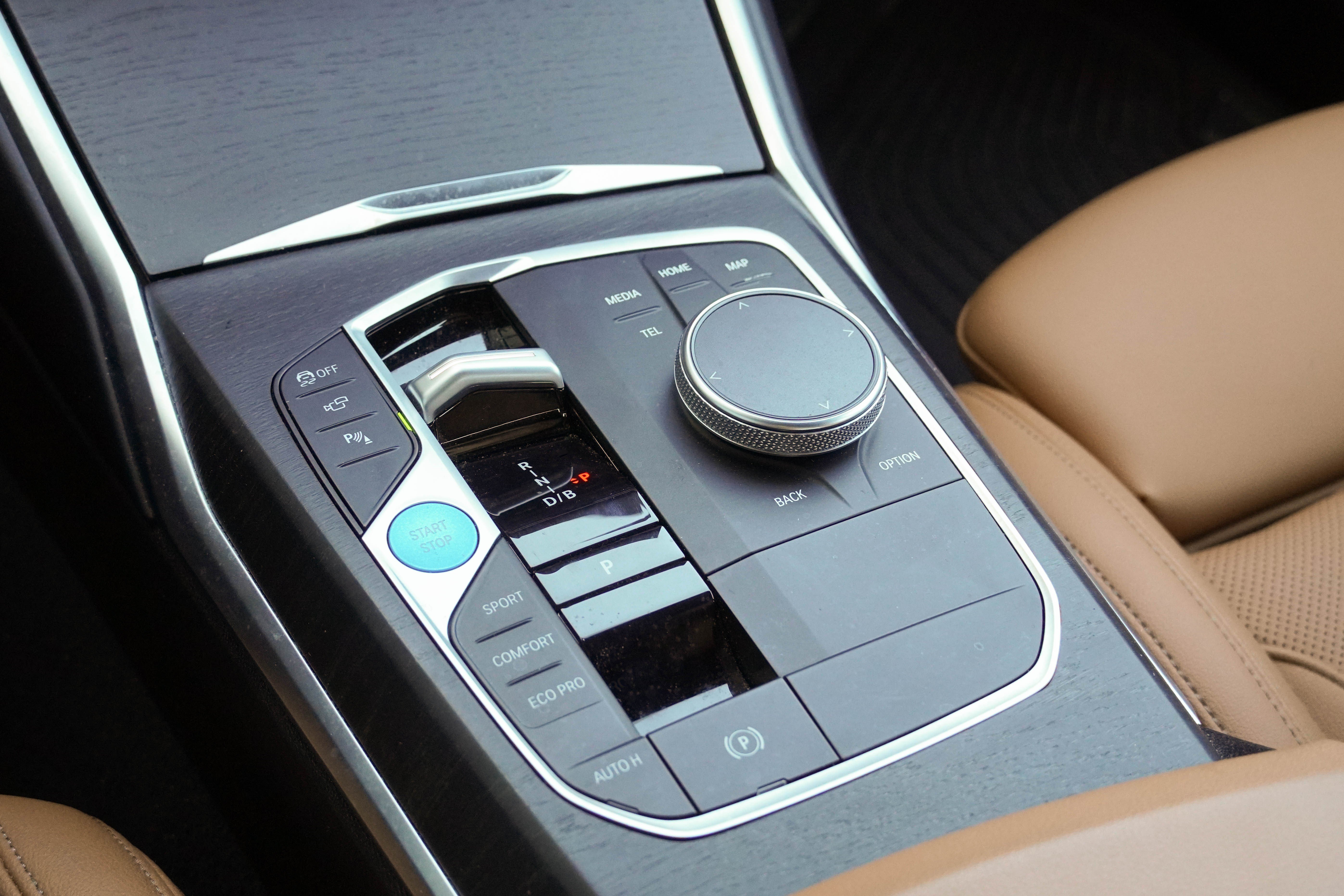 Certified 2024 BMW i4 eDrive40 w/ Premium Package RWD image 27