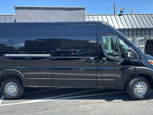 Used 2025 RAM ProMaster 2500 FWD image 2