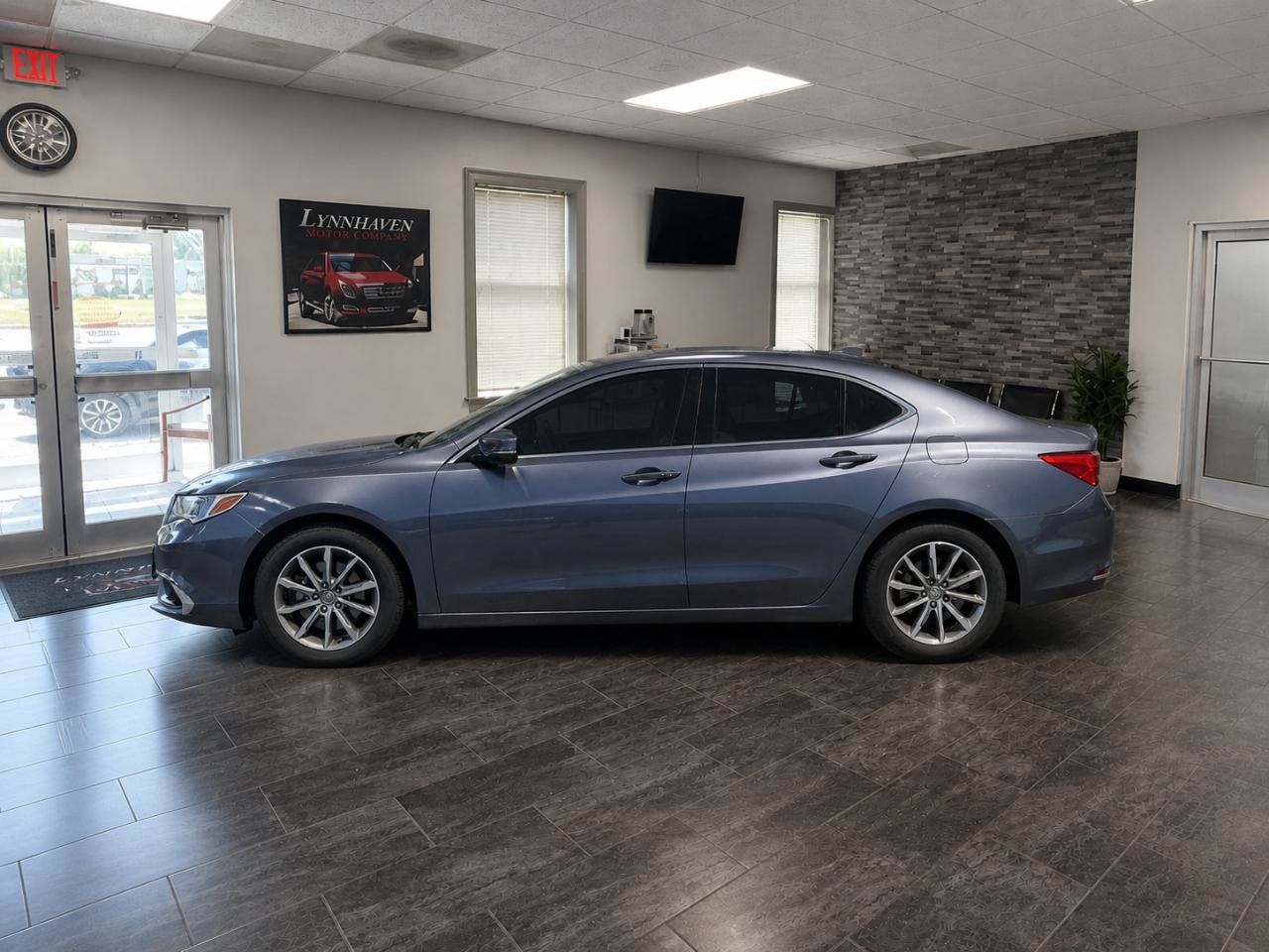 Used 2018 Acura TLX FWD image 5