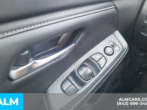 Used 2024 Nissan Sentra SV FWD image 14