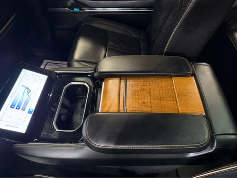 Used 2022 Jeep Grand Wagoneer Series III w/ Rear Seat Video Group 1 image 34