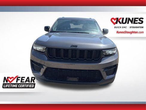 Used 2024 Jeep Grand Cherokee Altitude AWD/4WD image 5