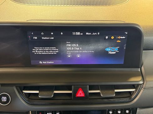 Certified 2024 Kia Seltos SX w/ SX Sunroof Package AWD/4WD image 17
