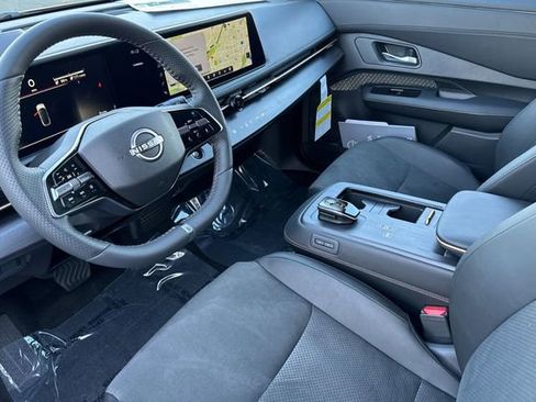 New 2025 Nissan Ariya AWD image 8