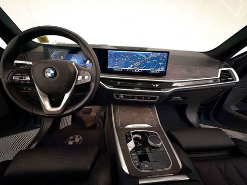 Used 2024 BMW X5 xDrive40i w/ Premium Package AWD/4WD image 16