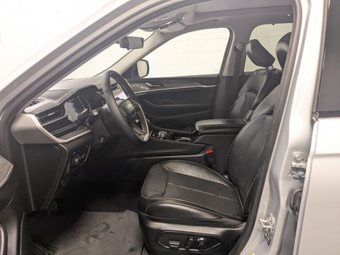 Used 2022 Jeep Grand Cherokee Limited 4xe w/ Luxury Tech Group II AWD/4WD image 21