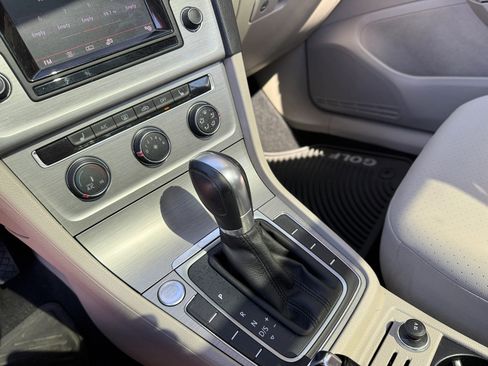 Used 2015 Volkswagen Golf SEL image 39