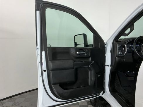 Used 2023 GMC Sierra 3500 AT4 w/ AT4 Premium Plus Package image 16