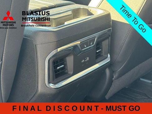 Used 2023 Chevrolet Silverado 1500 High Country w/ High Country Premium Package AWD/4WD image 37