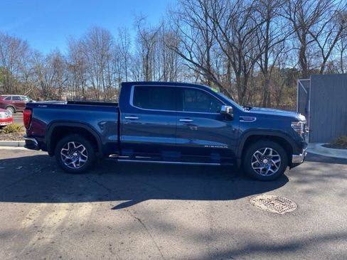 Used 2022 GMC Sierra 1500 SLT w/ SLT Premium Plus Package image 4