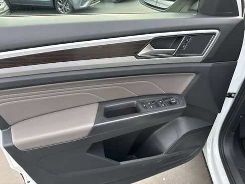 Certified 2023 Volkswagen Atlas SE image 12