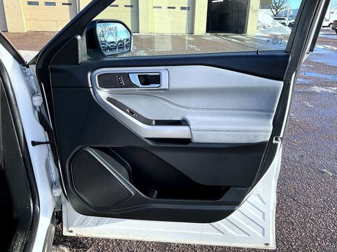 Used 2023 Ford Explorer XLT w/ Equipment Group 202A image 17