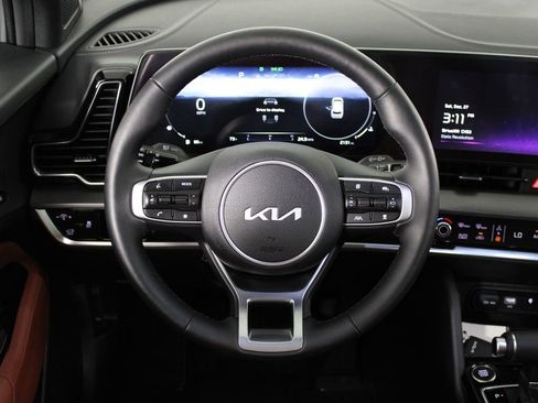 Used 2025 Kia Sportage SX image 8