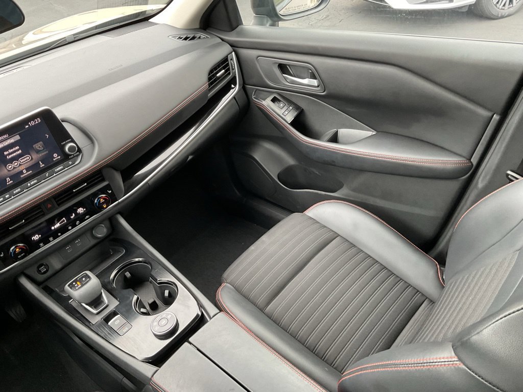 Used 2025 Nissan Rogue SV AWD/4WD image 17