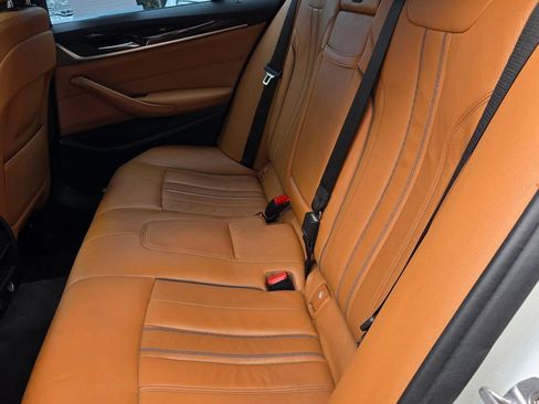 Used 2019 BMW 530e w/ M Sport Package RWD image 38