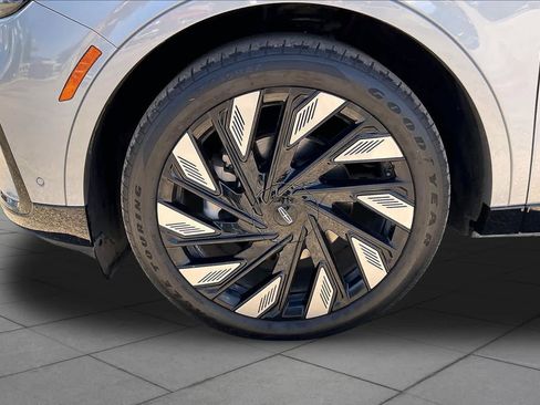 Used 2024 Lincoln Nautilus Reserve w/ Equipment Group 202A AWD/4WD image 10