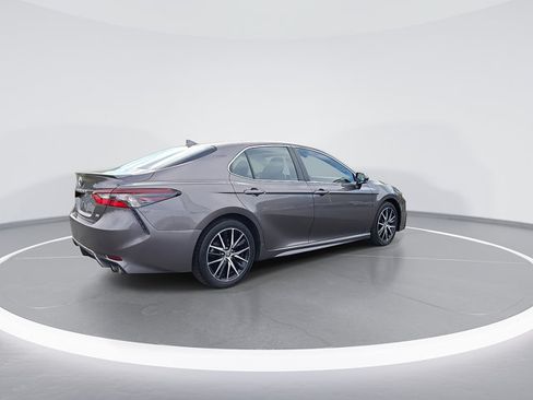 Used 2023 Toyota Camry SE FWD image 9
