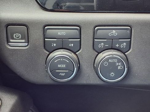 Certified 2023 Chevrolet Silverado 1500 LT AWD/4WD image 17