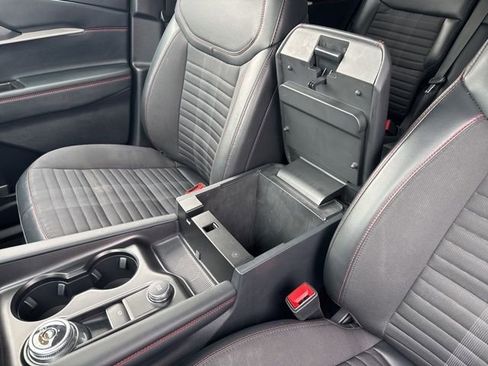 Used 2025 Ford Explorer ST-Line w/ ST-Line Street Pack image 29