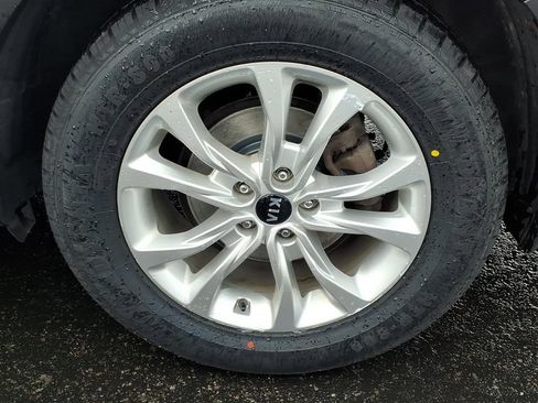 Used 2021 Kia Telluride LX AWD/4WD image 10