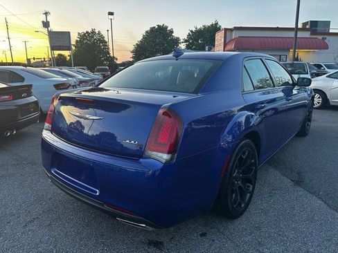 Used 2019 Chrysler 300 S image 5