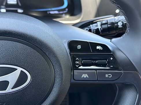 Certified 2025 Hyundai Elantra Sport FWD image 21