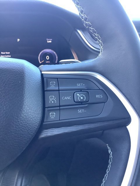 Certified 2024 Jeep Grand Cherokee Altitude AWD/4WD image 35
