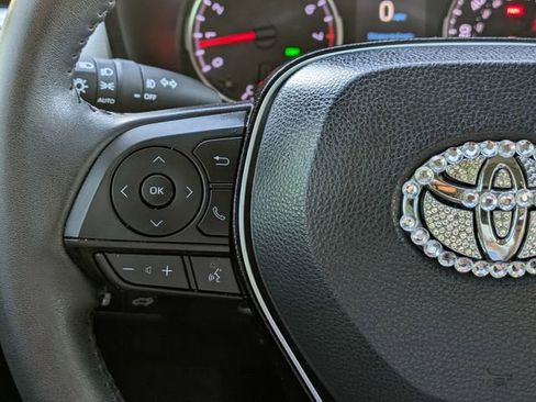 Used 2019 Toyota RAV4 XLE Premium image 20