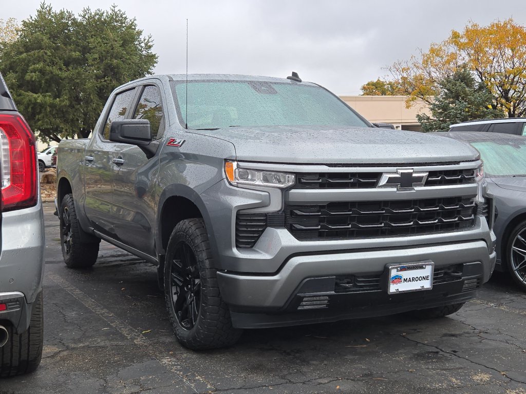 Used 2023 Chevrolet Silverado 1500 RST AWD/4WD image 3