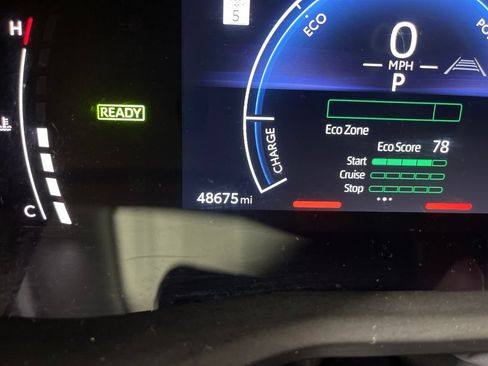 Used 2025 Toyota Camry SE FWD image 19