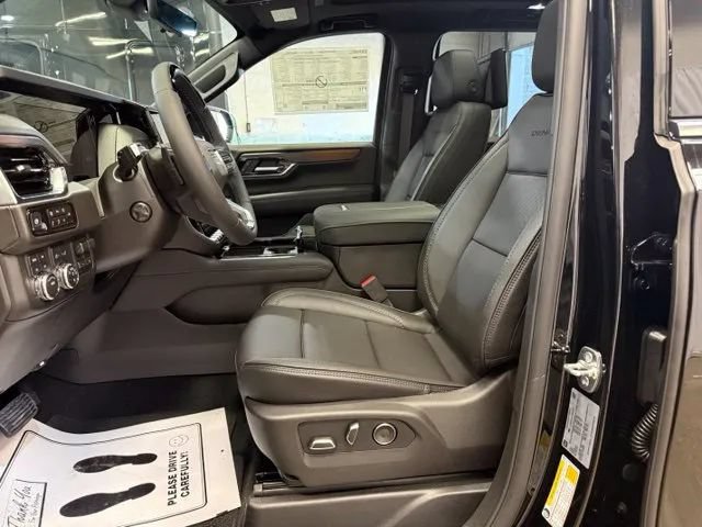 New 2026 GMC Yukon Denali w/ Denali Reserve Package AWD/4WD image 5