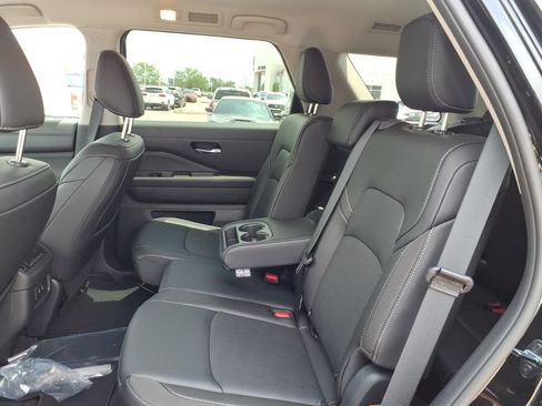 New 2026 Nissan Pathfinder SL AWD/4WD image 25