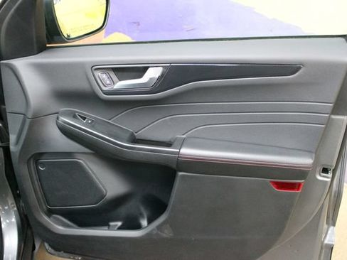 Used 2025 Ford Escape ST-Line AWD/4WD image 9