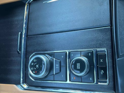 Used 2023 Ford Expedition Platinum AWD/4WD image 28
